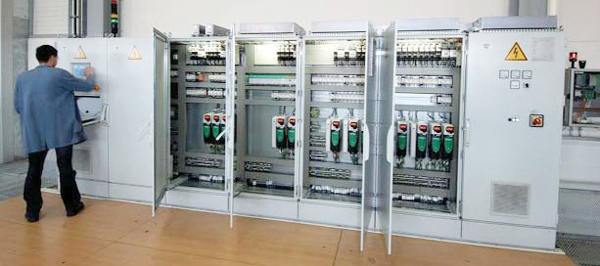 艾默生CT驅(qū)動(dòng)器,汽車(chē)行業(yè)用變頻器